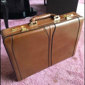 *BRAND NEW* Leather briefcase